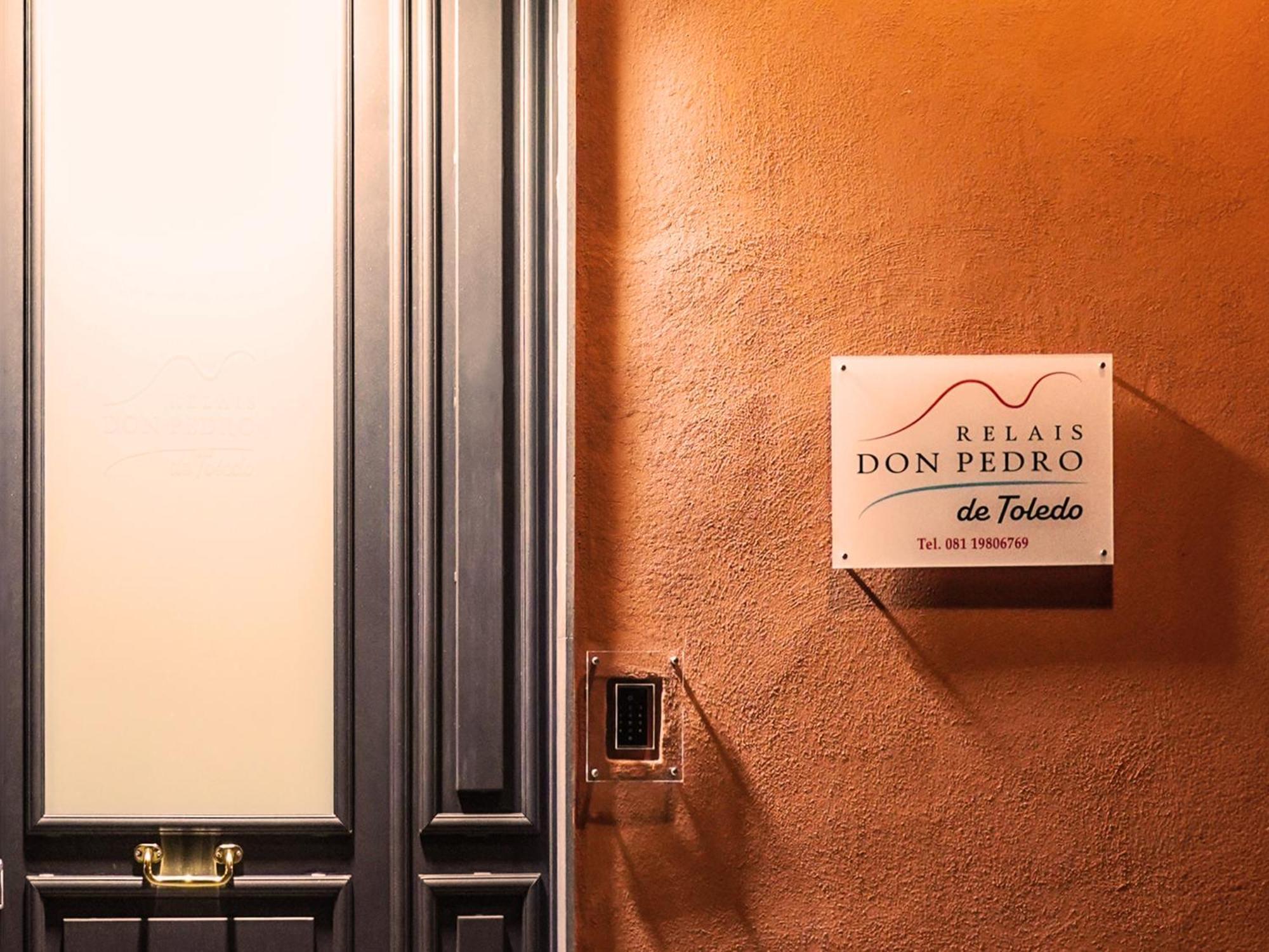 Отель Relais Don Pedro De Toledo Неаполь Экстерьер фото