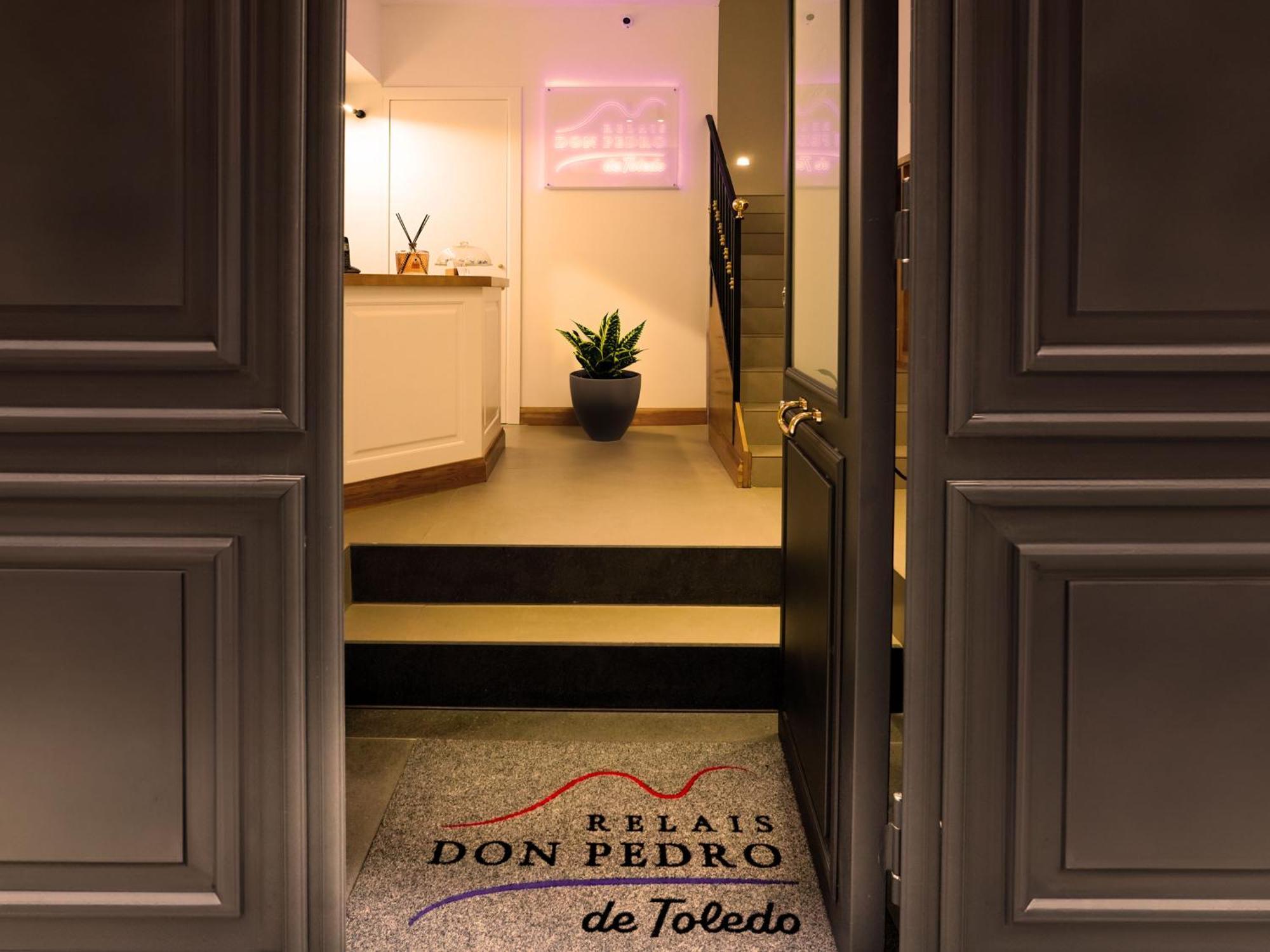 Отель Relais Don Pedro De Toledo Неаполь Экстерьер фото